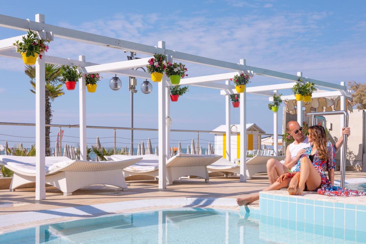 Hotel Nettuno Lido di Jesolo Bagian luar foto