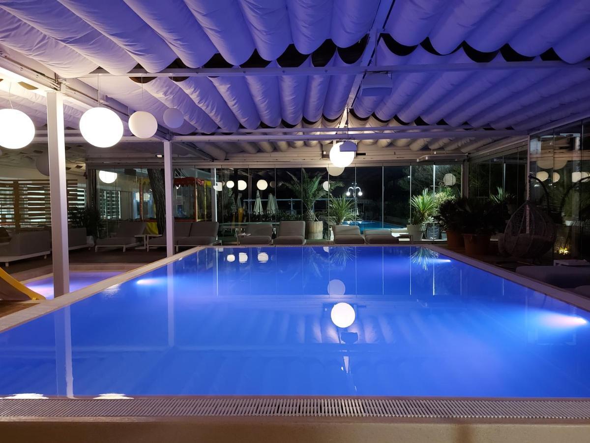 Hotel Nettuno Lido di Jesolo Bagian luar foto