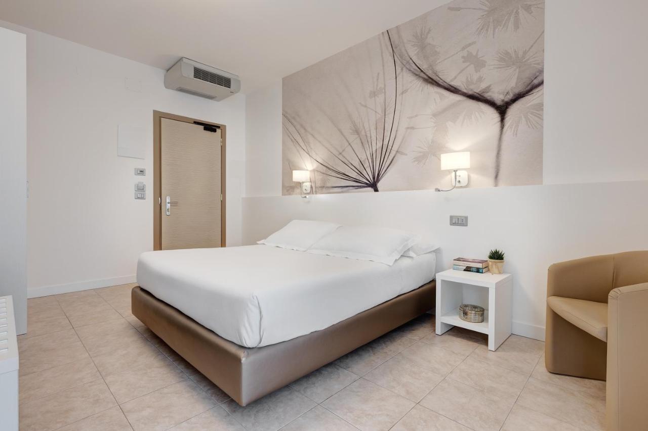Hotel Nettuno Lido di Jesolo Bagian luar foto