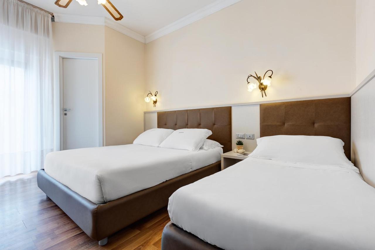 Hotel Nettuno Lido di Jesolo Bagian luar foto