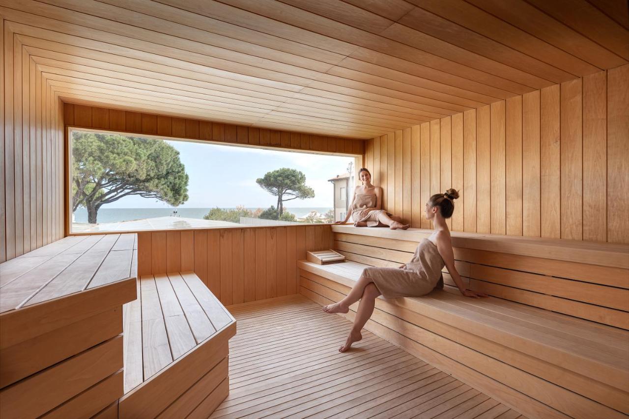 Hotel Nettuno Lido di Jesolo Bagian luar foto