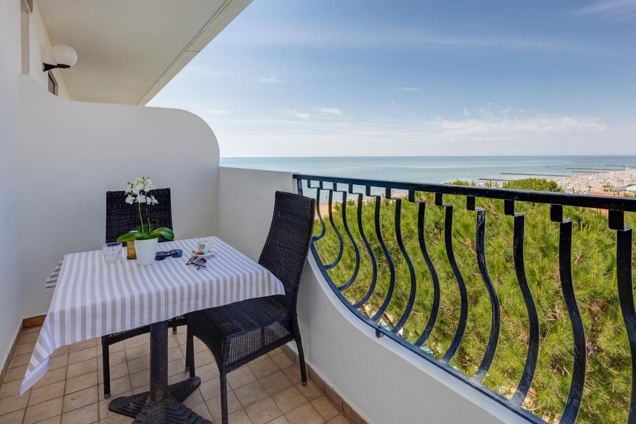 Hotel Nettuno Lido di Jesolo Bagian luar foto