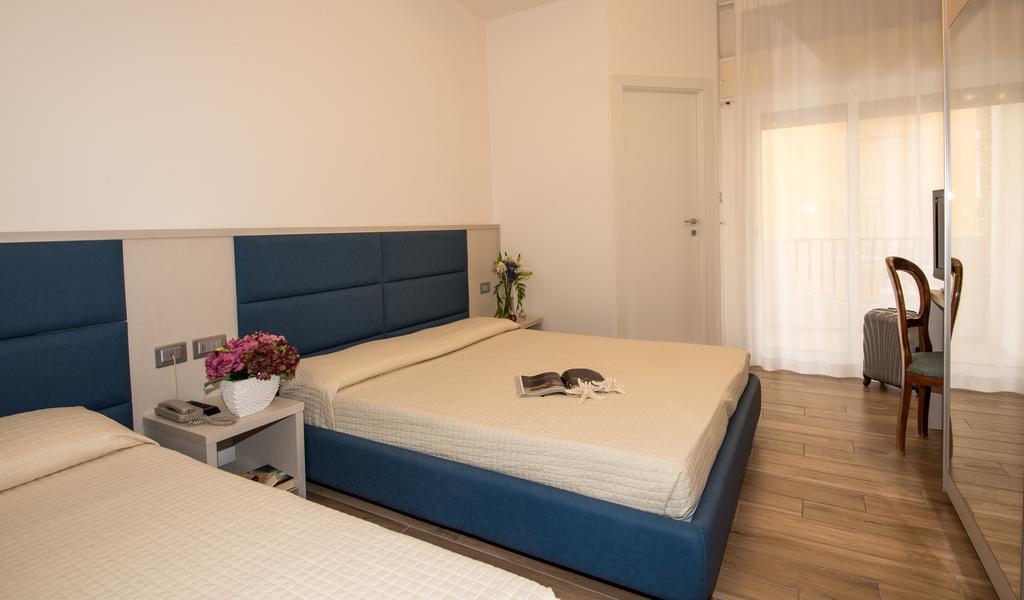 Hotel Nettuno Lido di Jesolo Bagian luar foto